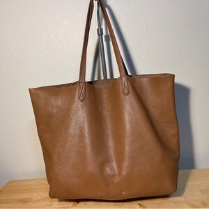 Cuyana large Classic Un-structured  Leather Tote Bag  Open Top